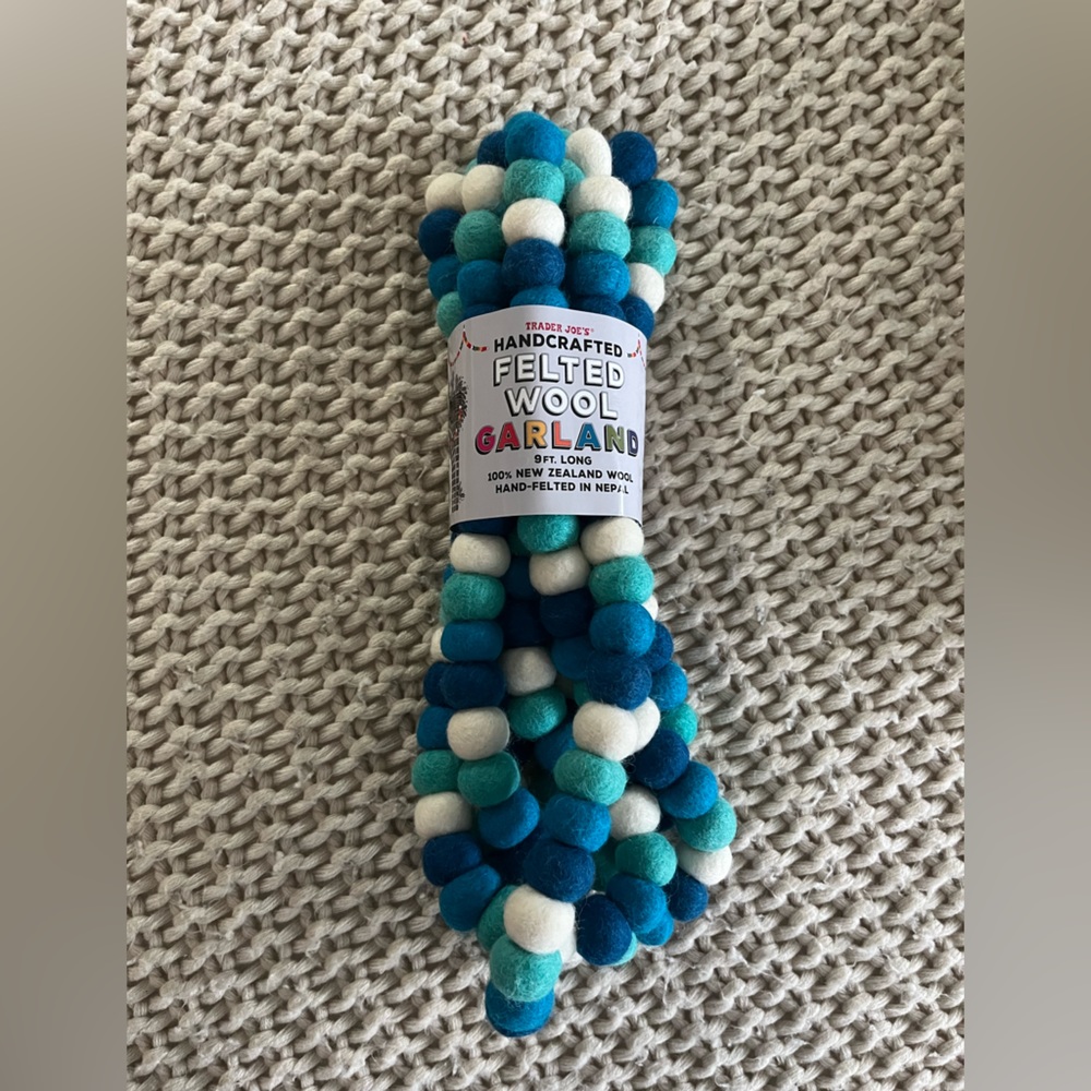 💙 x 2️⃣ TRADER JOES Blue Felted Garland ❄️ - Picture 3 of 3